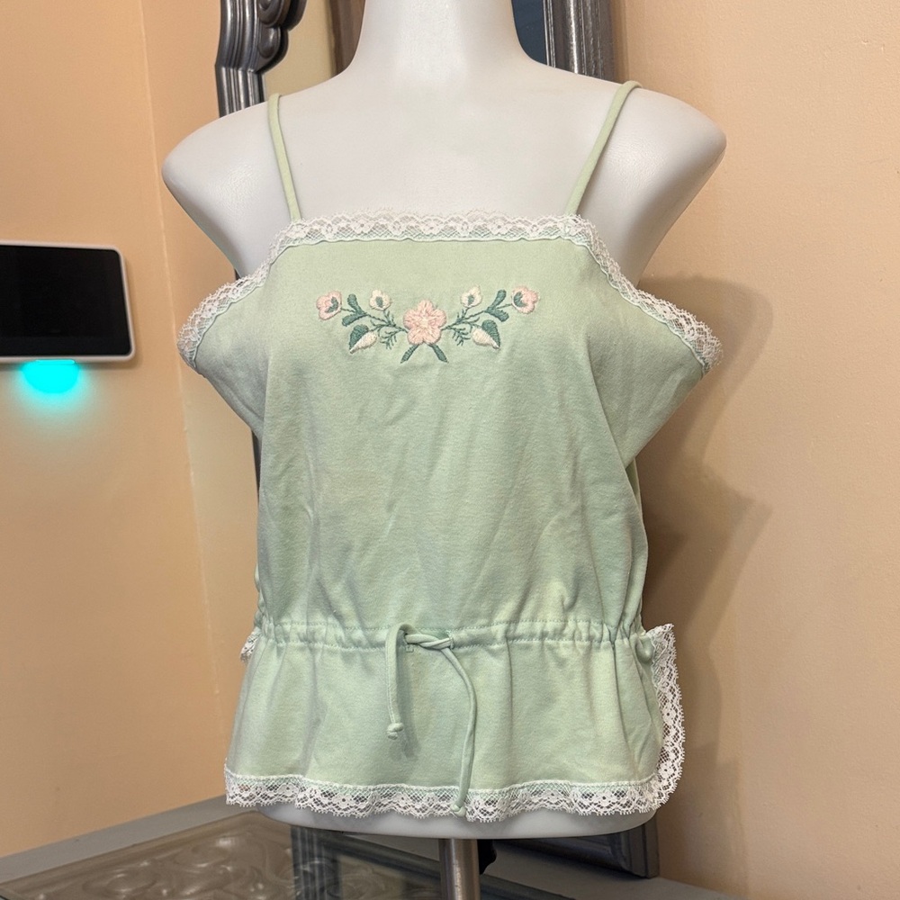 Vintage the red eye Large Floral Embroidered Green Top
